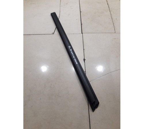 Уплотнитель стекла (передний левый внутренний)