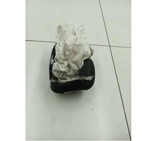 Подушка безопасности водителя