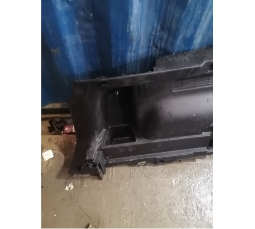 Обшивка багажника левая