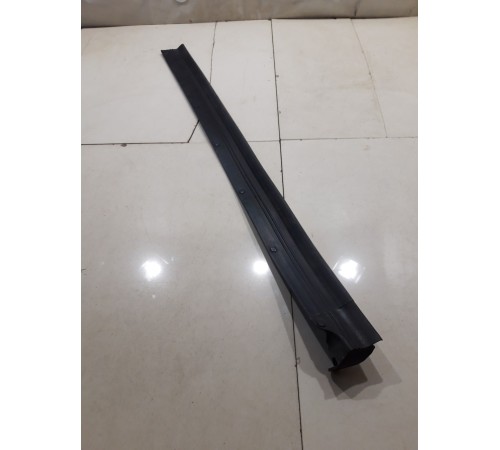 Уплотнитель двери(передний левый)