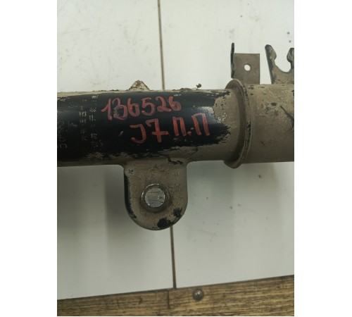 Амортизатор передний правый