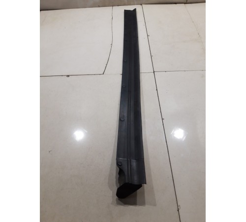 Уплотнитель двери(передний левый)