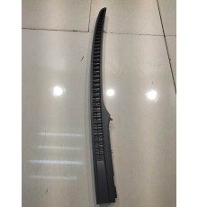 Накладка лобового стекла (правая)