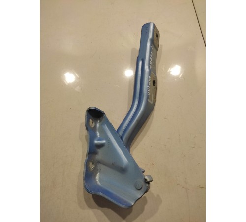 Петля капота (левая)