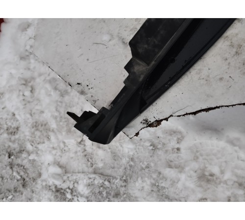 Подножка порога левая