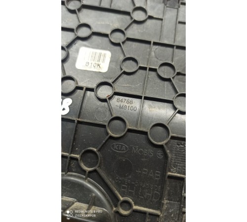 Накладка торпедо боковая(правая)