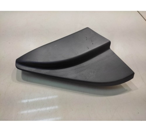 Угол зеркала внутренний передний правый