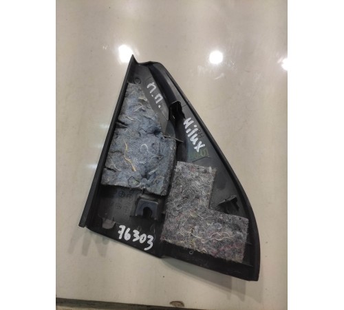 Угол зеркала внутренний передний правый