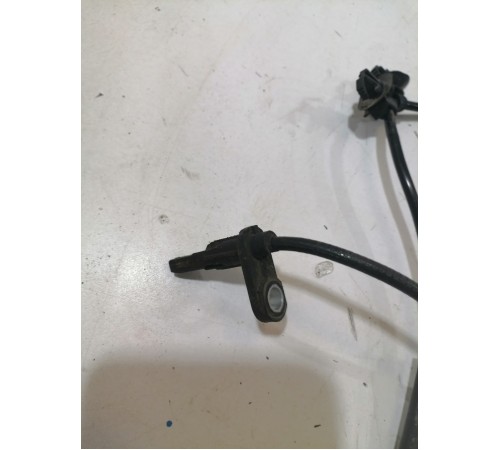 Датчик ABS передний левый