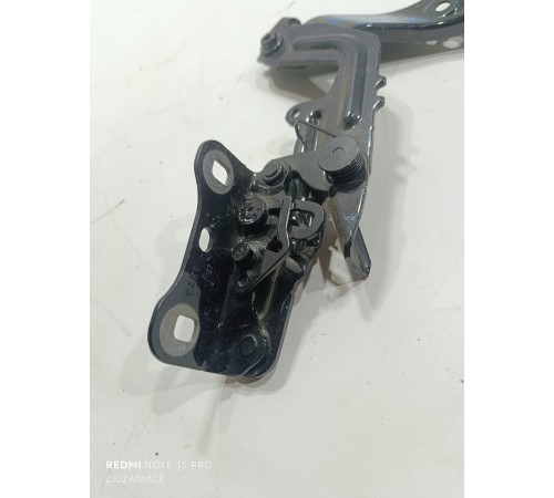 Петля капота правая