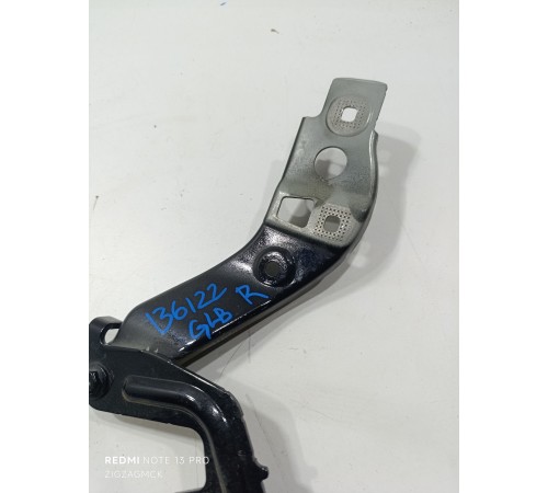 Петля капота правая