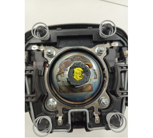 Подушка безопасности водителя