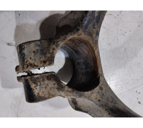 Кронштейн (вилка) амортизатора передний правый