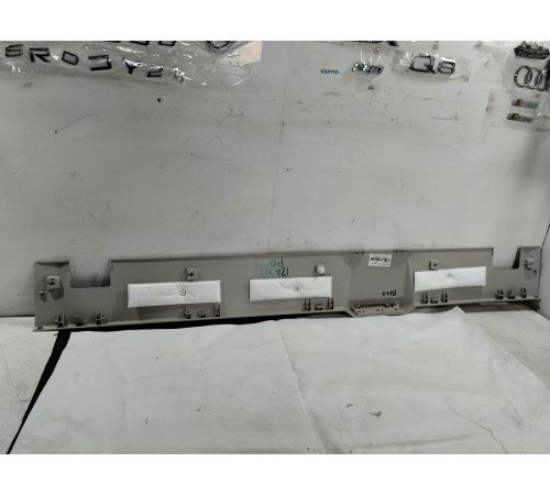 Накладка обшивка задней части салона внутренняя