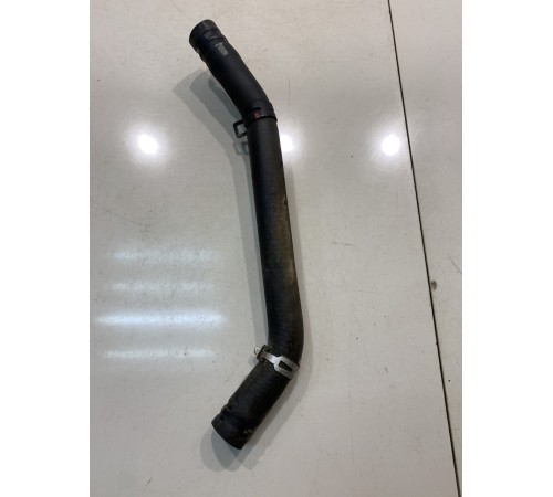 Патрубок системы охлаждения