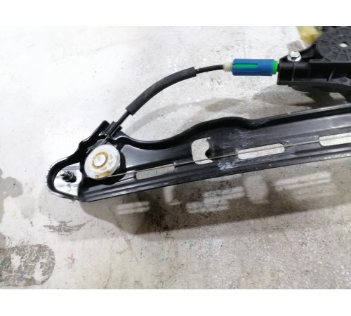 Стеклоподъёмник двери задний правый