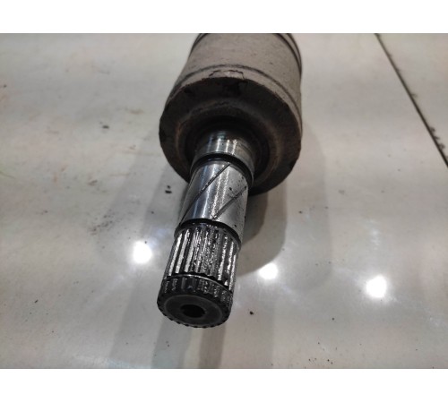 Привод (полуось) (задний, правый)