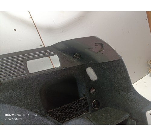 Обшивка багажника правая