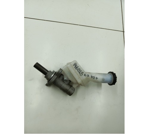 Главный тормозной цилиндр с бачком