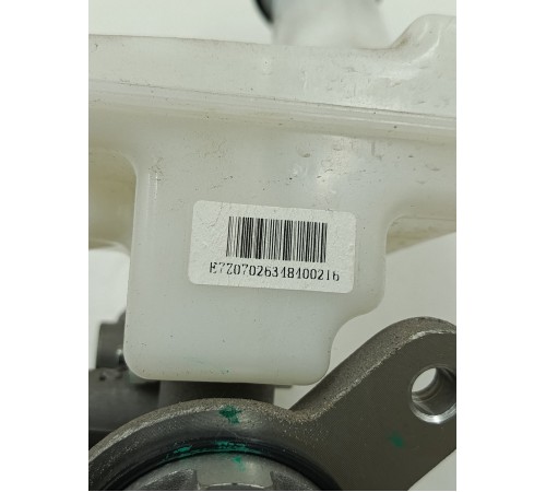 Главный тормозной цилиндр с бачком