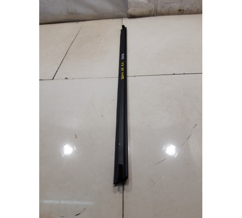 Уплотнитель стекла (передний, левый)