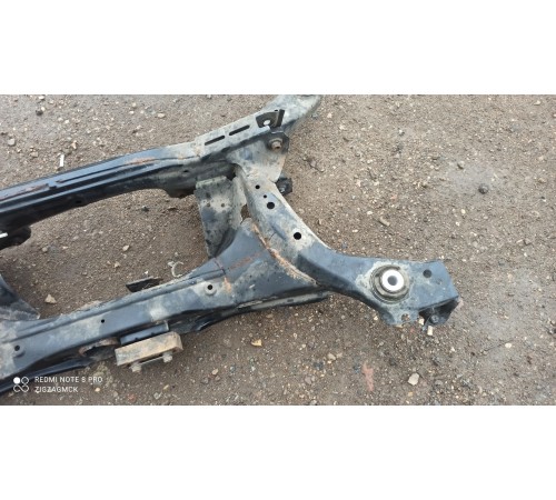 Балка задняя (подрамник)