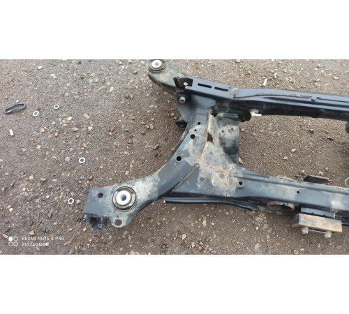 Балка задняя (подрамник)