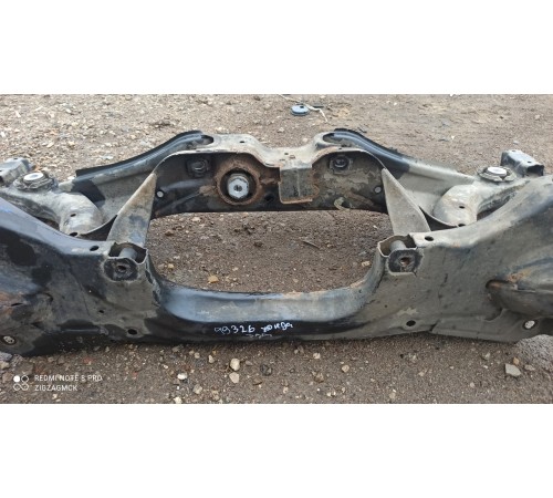 Балка задняя (подрамник)