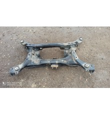 Балка задняя (подрамник)