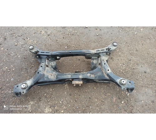 Балка задняя (подрамник)