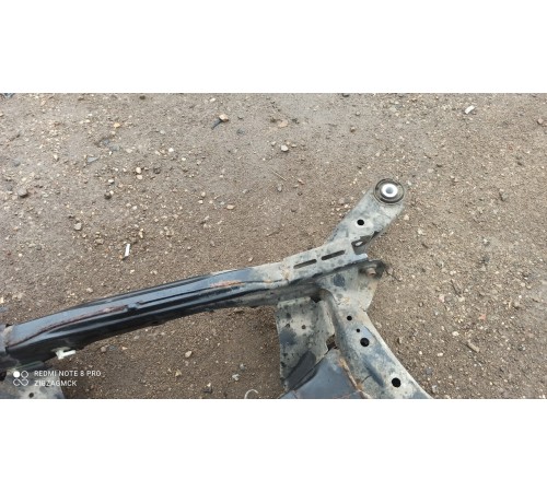 Балка задняя (подрамник)