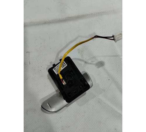 Подрулевой переключатель лепесток левый