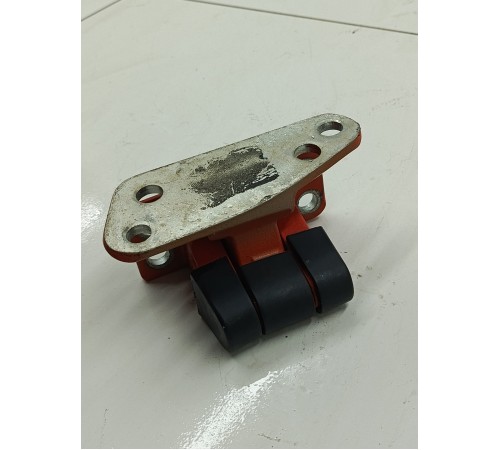 Петля двери багажника верхняя