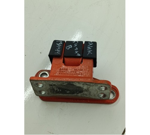 Петля двери багажника верхняя