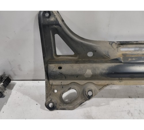 Кронштейн переднего подрамника балки