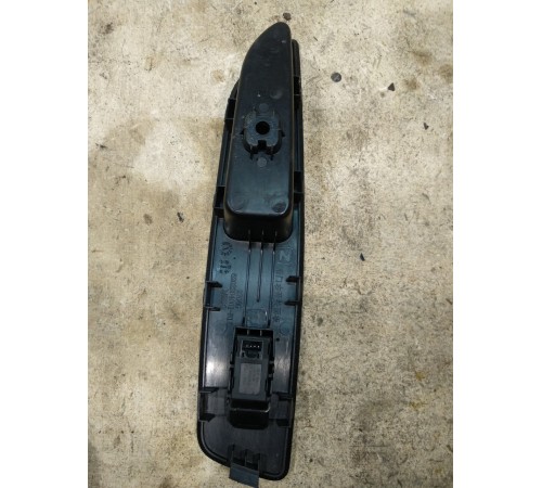 Кнопка стеклоподъемника