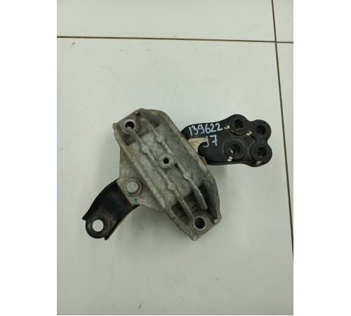 Опора двигателя правая