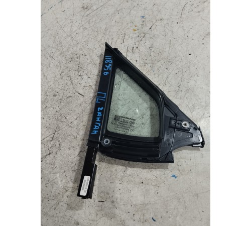 Форточка двери передняя левая