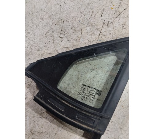 Форточка двери передняя левая