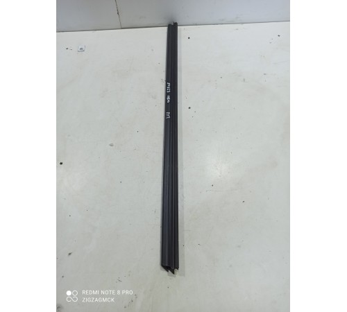 Уплотнитель стекла (передний правый внутренний)