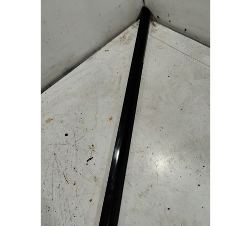 Уплотнитель стекла задний правый внешний