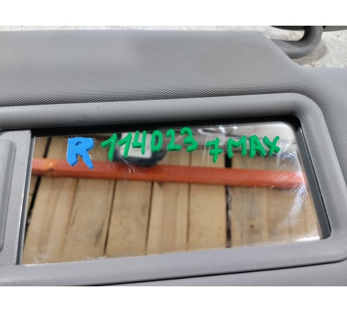 Козырек солнцезащитный правый