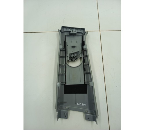 Обшивка центральной стойки правая верхняя