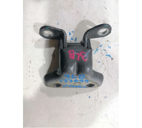 Петля двери задняя левая верхняя