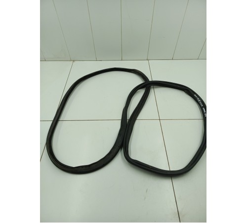 Уплотнитель крышки багажника