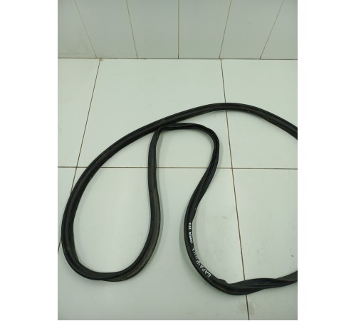 Уплотнитель крышки багажника