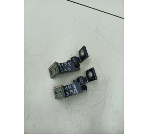 Комплект петель двери задней правой