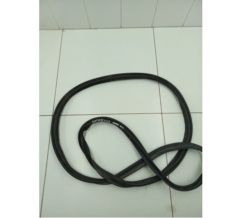 Уплотнитель крышки багажника