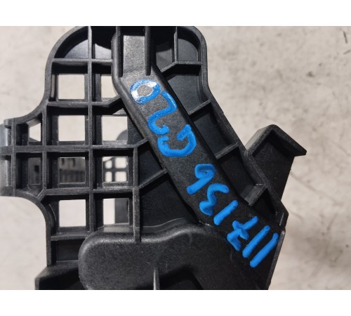 Кронштейн  центральной консоли