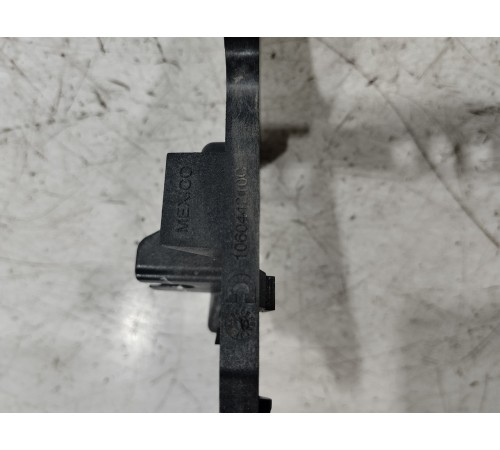 Кронштейн  центральной консоли